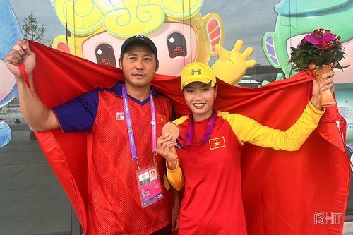 Tay chèo Dư Thị Bông khép lại năm 2023 bằng 11 tấm huy chương các loại.