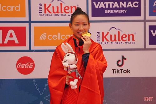 Hoàng Thị Mỹ Tâm giành 2 HCV tại SEA Games 32.
