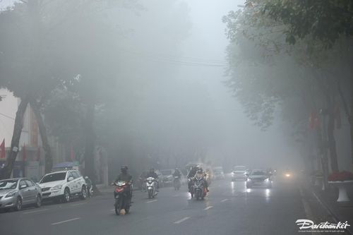 Sương mù dày đặc tại Hà Nội sáng 2/2.