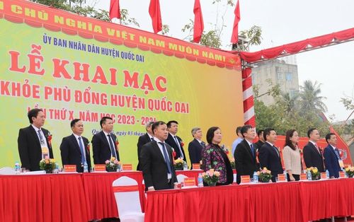 Các đại biểu tham dự lễ khai mạc Hội khỏe Phù Đổng huyện Quốc Oai lần thứ X.