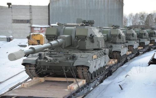 Cuối năm 2023, ông Sergei Chemezov, người đứng đầu Tập đoàn Rostec cho biết: “Tôi nghĩ 2S35 Coalition-SV sẽ sớm xuất hiện trên chiến trường ở Ukraine vì Nga cần có tổ hợp pháo tự hành loại này để đạt được lợi thế về tầm bắn trên chiến trường so với các loại pháo của phương Tây. Tuy nhiên, chưa có báo cáo nào xác nhận việc sử dụng tổ hợp này ở chiến trường Ukraine, dù các báo cáo trước đây của truyền thông Nga lưu ý rằng ít nhất một trong số những tổ hợp này đã được triển khai ở Ukraine để thử nghiệm cấp nhà nước”.