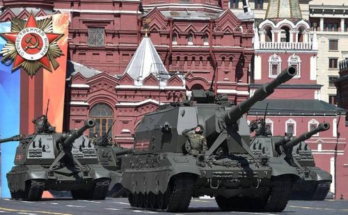 Nga chủ yếu sử dụng pháo binh để đẩy lùi các cuộc tấn công của Ukraine. Khi chiến đấu ở cự ly gần, vũ khí chính được Nga lựa chọn để gây thiệt hại nặng nề cho đối phương là pháo binh. Các nhà phân tích quân sự cho rằng, nếu Quân đội Ukraine muốn làm suy giảm lợi thế về pháo binh của Nga thì Kiev cần sử dụng các loại vũ khí khác vì những thiết bị hiện tại không thể theo kịp tốc độ bắn của pháo binh Moscow.