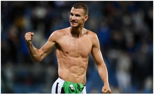 Tiền đạo Edin Dzeko vẫn thi đấu đỉnh cao dù đã bước sang tuổi 37