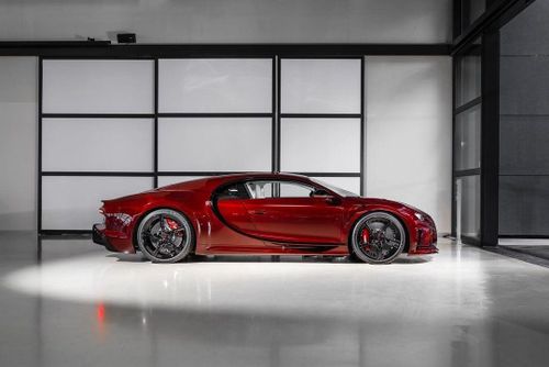 Mẫu hypercar này có khả năng tăng tốc từ 0 lên 100 km/h chỉ trong 2,4 giây. Tốc độ tối đa của phiên bản hiệu năng cao này lên đến 440 km/h.