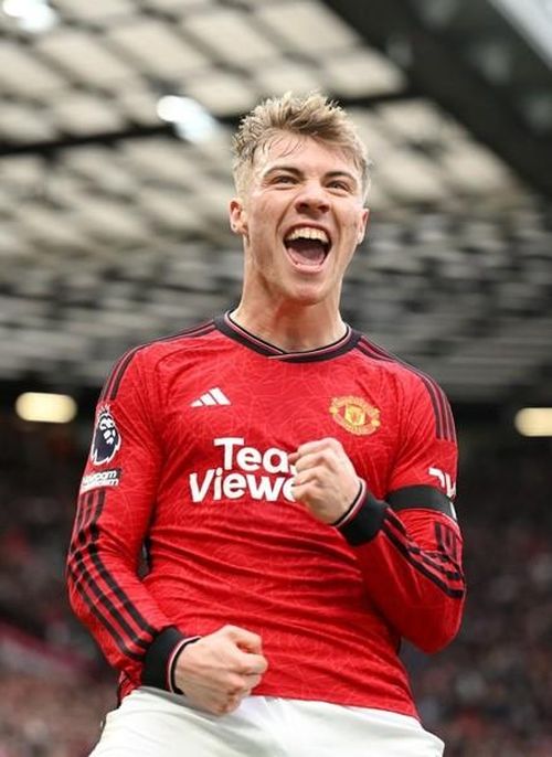 Ngôi sao người Đan Mạch ghi bàn cho Man Utd ở trận thứ tư liên tiếp.