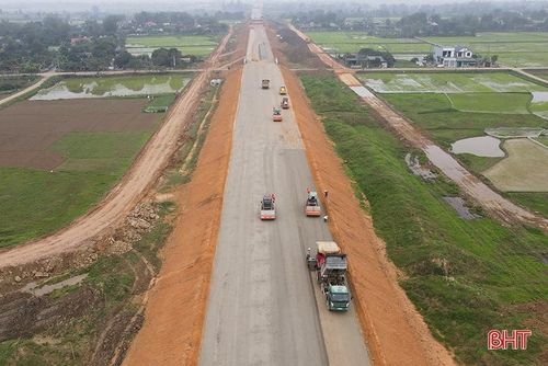 Các hạng mục trên đoạn cao tốc Diễn Châu - Bãi Vọt đều có kế hoạch thi công “xuyên tết”