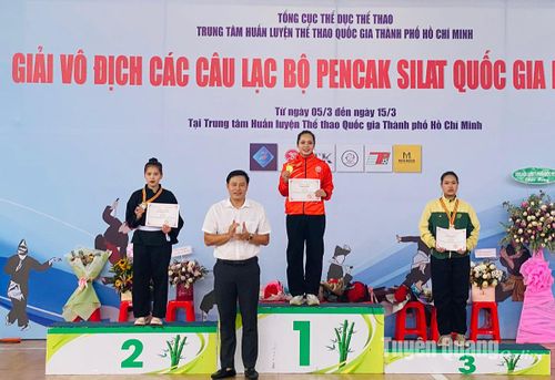 VĐV Vương Thị Bình nhiều lần giành vinh quang cho Pencak Silat Việt Nam.