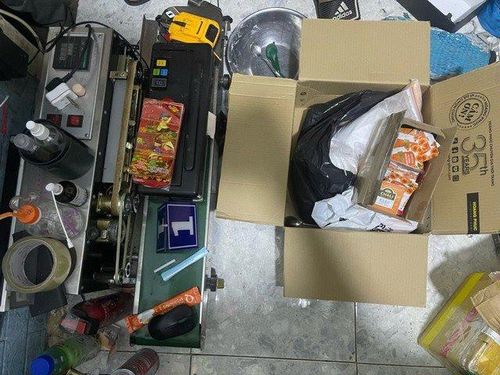 Công an quận Bình Thạnh phối hợp với Công an Quận 8 phát hiện, triệt xóa băng nhóm tội phạm mua bán trái phép chất ma túy, tàng trữ, lưu hành tiền giả quy mô lớn (Ảnh: CATP).