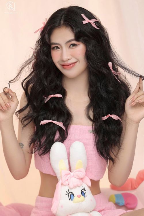 Thanh Nhã là một trong những tuyển thủ tài sắc vẹn toàn của tuyển bóng chuyền nữ Việt Nam