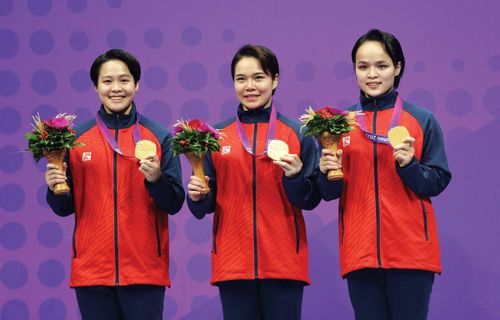 Đội Kata đồng đội nữ (karate) Việt Nam giành HCV tại ASIAD 19 với nòng cốt là HLV, VĐV Hà Nội.