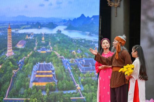 Chùa Bái Đính nổi tiếng với kiến trúc độc đáo và không khí linh thiêng.