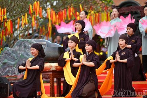 Theo Thượng tọa Thích Minh Quang, Phó Trụ trì chùa Bái Đính, lễ hội chùa Bái Đính khai hội từ mùng 6 tháng Giêng kéo dài đến hết tháng 3 Âm lịch. Đây là dịp để Phật tử cả nước hành hương về miền đất Phật