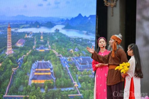 Khoảng 1.000 năm trước, tại Kinh đô Hoa Lư, ba triều đại vua liên tiếp xuất hiện: Nhà Đinh, nhà Tiền Lê và nhà Lý. Ba triều đại này đều tập trung quan tâm đến đạo Phật và coi đó là Quốc giáo