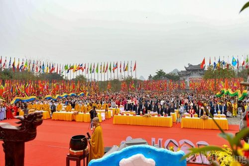 Lễ khai hội chùa Bái Đính là một sự kiện trọng đại trong văn hóa tâm linh Việt Nam, thu hút hàng ngàn đạo hữu và du khách đến tham gia