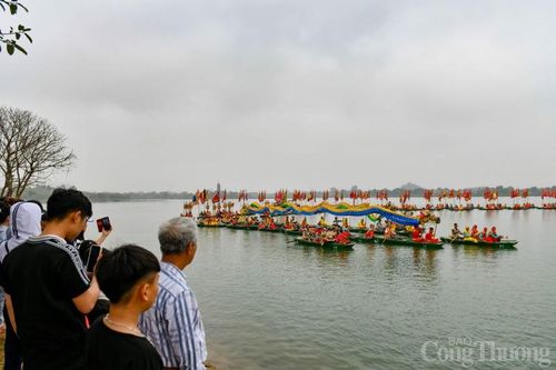 Ngoài những hoạt động tôn giáo, lễ khai hội chùa Bái Đính còn tạo ra cơ hội cho người dân và du khách tham gia các hoạt động văn hóa, nghệ thuật và giải trí