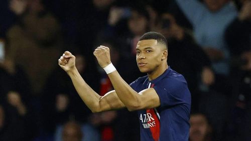 Khuya 15/2 (giờ Hà Nội), truyền thông châu Âu đồng loạt xác nhận Mbappe đã thông báo cho ban lãnh đạo PSG về quyết định ra đi. Việc Mbappe quyết định rời CLB trong hè này sẽ tạo ra biến động lớn cho đại diện thủ đô Paris.