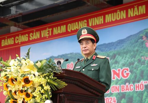 Đại tướng Phan Văn Giang trình bày diễn văn tại buổi lễ.