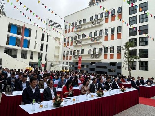 Toàn cảnh lễ phát động Tết trồng cây đời đời nhớ ơn Bác Hồ của quận Đống Đa