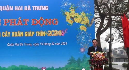 Lãnh đạo UBND phường Thanh Nhàn phát biểu hưởng ứng Tết trồng cây Xuân Giáp Thìn 2024