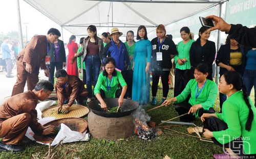 Phần thi sao chè.