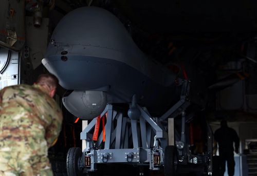 Thiết bị bay MQ-9 Reaper của Không quân Mỹ được trưng bày tại triển lãm năm nay. Ảnh: Reuters.