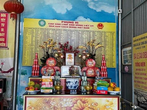 Ban thờ 511 Anh hùng liệt sĩ nhà báo cách mạng Việt Nam tại Chùa Da. 