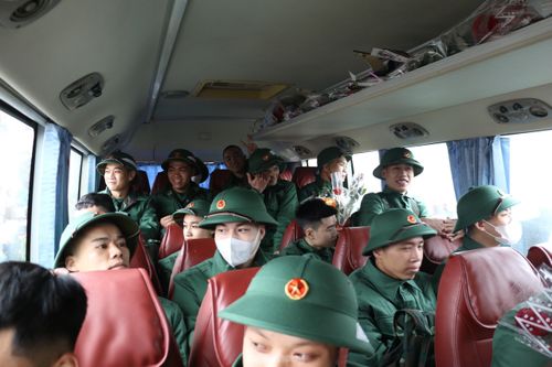 Số thanh niên người dân tộc thiểu số nhập ngũ năm 2024 của tỉnh Hòa Bình chiếm trên 90%. Về chất lượng văn hóa có 27 công dân trình độ cao đẳng, đại học, chiếm 1,6%. Công dân tốt nghiệp THPT chiếm 77,5%. Tuổi đời của công dân nhập ngũ năm 2024 bình quân là 19. Tuổi thấp nhất là 18 với 6 công dân.