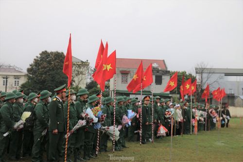 Thực hiện công tác tuyển chọn, gọi công dân nhập ngũ năm 2024, tỉnh Hòa Bình được giao 1.863 chỉ tiêu.