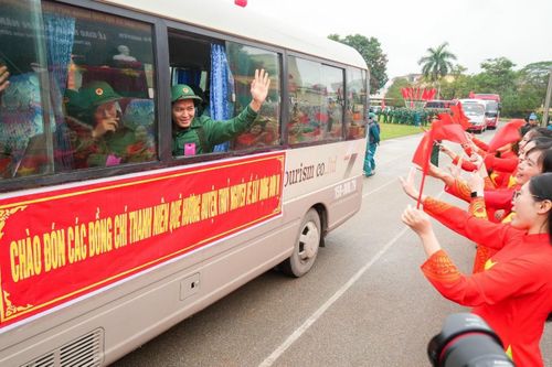 Hình ảnh đẹp của tân binh Hải Phòng trong ngày hội tòng quân.