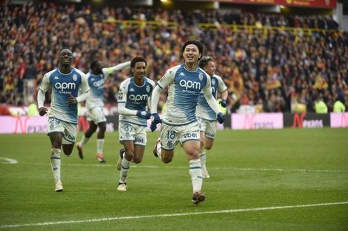 Hôm 26/2, ở vòng 23 Ligue 1, Takumi Minamino chơi một trong những trận đấu hay nhất của anh kể từ khi khoác áo Monaco, khi giúp đội bóng xứ Công quốc đánh bại chủ nhà Lens 3-2 đầy cảm xúc.