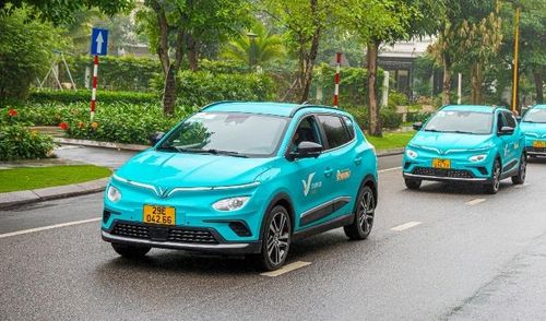 Taxi xanh SM đang xuất hiện ngày càng nhiều tại các thành phố lớn. Nguồn: GSM
