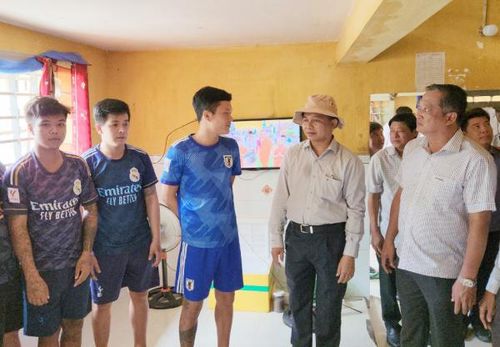 Chủ tịch UBND tỉnh Sóc Trăng Trần Văn Lâu yêu cầu các học viên tập trung cai nghiện để sớm hòa nhập cộng động. 