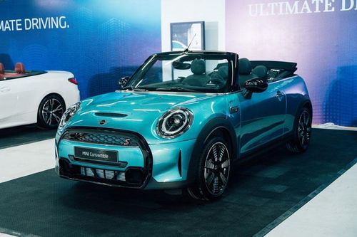 MINI Cooper S Convertible.