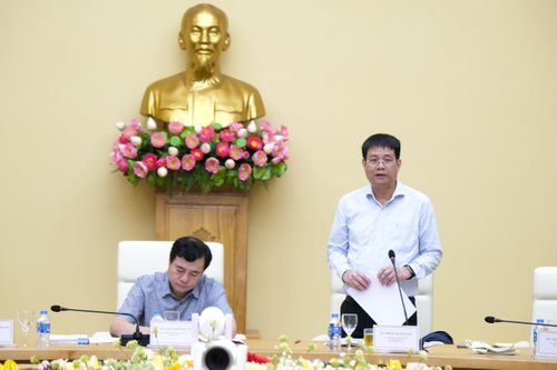 Ông Phùng Mạnh Ngọc - Cục trưởng Cục Hóa chất: Sau 15 năm thi hành, việc sửa đổi Luật Hóa chất là cần thiết, nhằm thể chế hóa các đường lối, chủ trương của Đảng trong lĩnh vực hóa chất Xâ