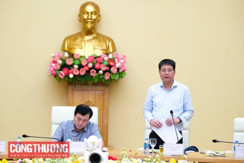 Cục trưởng Cục Hóa chất Phùng Mạnh Ngọc