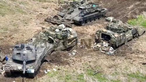 "Hãy xem bao nhiêu chiếc Leopard, Challenger, Bradley và phương tiện phương Tây nằm rỉ sét trên chiến trường. Đây là minh chứng cho năng lực của chúng tôi", ông Chemezov nhấn mạnh.