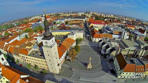 Toàn cảnh thị trấn trung tâm vùng Trnava (Slovakia) nhìn từ trên cao. Ảnh: Internet.