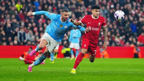  Liverpool dù vắng nhiều trụ cột vẫn chơi hay hơn Man City. 