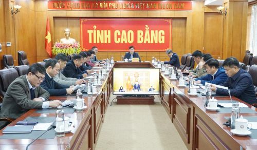 Các đại biểu dự tại điểm cầu Cao Bằng.
