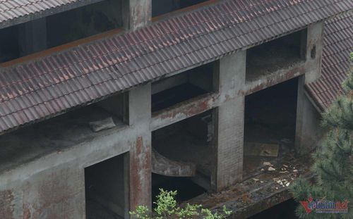 Sự hoang vắng khiến nhiều người rùng mình. Ảnh: Nhị Tiến