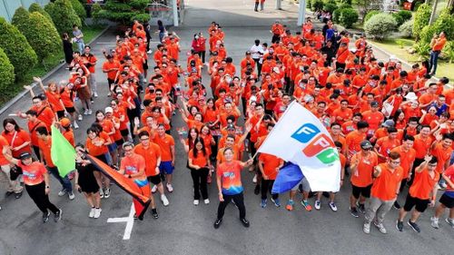 Người FPT tham gia kick-off giải chạy Happy Run 2024 - Sải cánh vươn cao