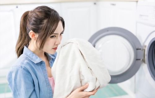 Mùi hôi khó chịu trong máy giặt chứng tỏ có sự xuất hiện của vi khuẩn