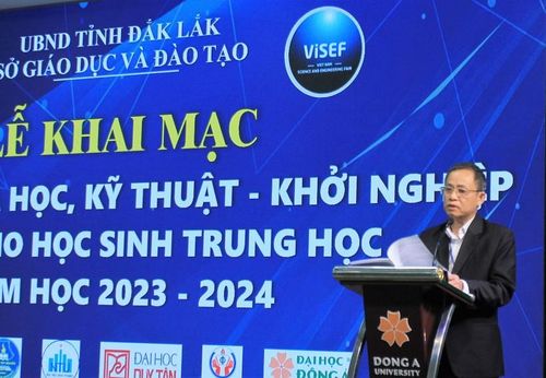 TS Đỗ Tường Hiệp, Phó Giám đốc Sở GD&amp;ĐT phát biểu bế mạc Cuộc thi cấp tỉnh. (Ảnh: TL)