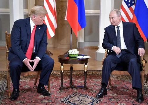 Cựu Tổng thống Mỹ Donald Trump và Tổng thống Nga Vladimir Putin gặp nhau tại Helsinki, Phần Lan, ngày 16/7/2018. Ảnh: Điện Kremlin