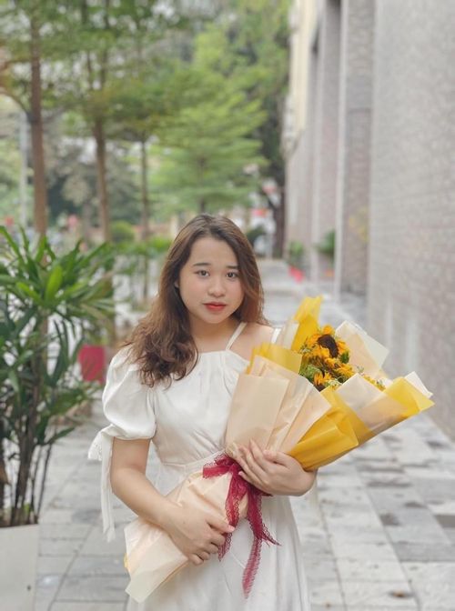 Nguyễn Thị Thư mặc dù chưa tốt nghiệp nhưng đã được Trường TH - THCS - THPT Ngôi Sao Hà Nội - Hoàng Mai (Hà Nội) tuyển dụng.