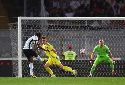 Phút 24, Bernardo Silva kiến tạo để Rafael Leao khơi mào cho "cơn mưa bàn thắng" mà chủ nhà trút vào lưới Thụy Điển