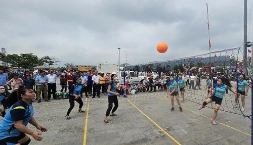Giải bóng chuyền hơi của huyện Tam Đảo.