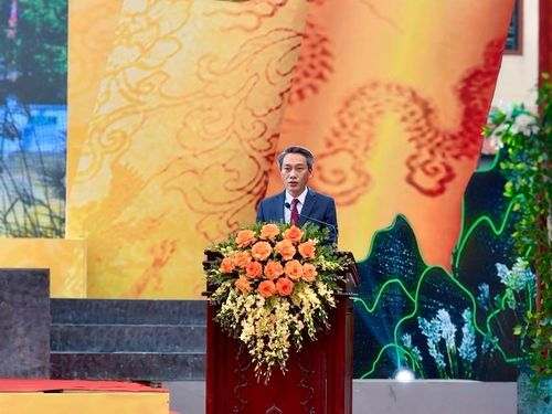 Chủ tịch UBND huyện Gia Viễn Phạm Văn Tam phát biểu tại buổi lễ.