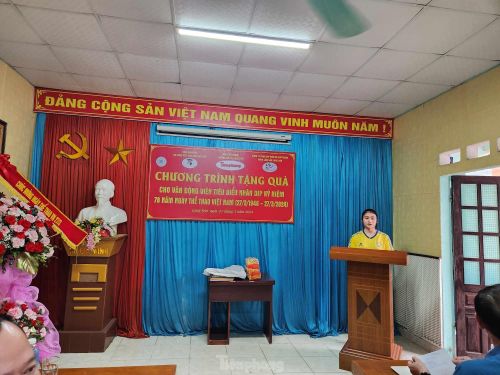 Em Nông Thị Thu Phương, thay mặt các VĐV hứa sẽ nỗ lực để giành nhiều thành tích to lớn hơn nữa. Ảnh: Duy Chiến 