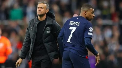 HLV Luis Enrique muốn thể hiện quyền lực tuyệt đối tại CLB.